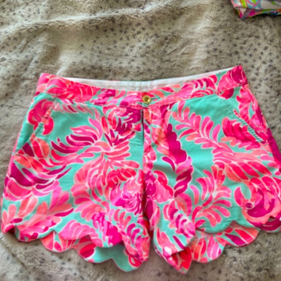 Shorts Scalloped style in Pink & Turquoise- Lilly Pulitzer Buttercup 🌷 - Picture 2 of 3